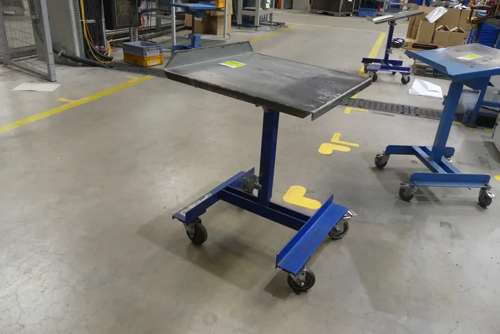 VESTIL - Materialwagen, ohne Inhalt Modell: WT-2221 / Tragkraft: max. 150 kg